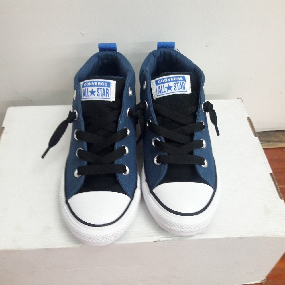 Converse - Picture 3 of 4